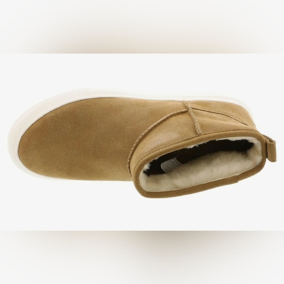 UGG Alameda Mini Suede Boots EUC - Picture 4 of 5